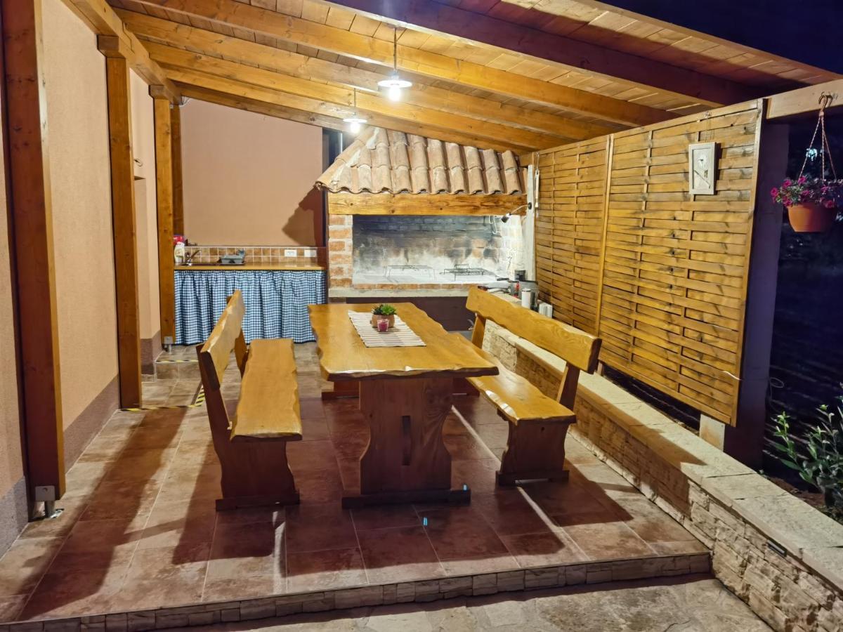 Appartamento Apartman Bura Posedarje Esterno foto