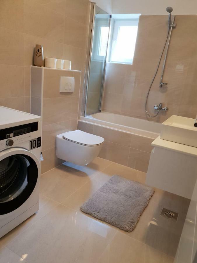 Appartamento Apartman Bura Posedarje Esterno foto